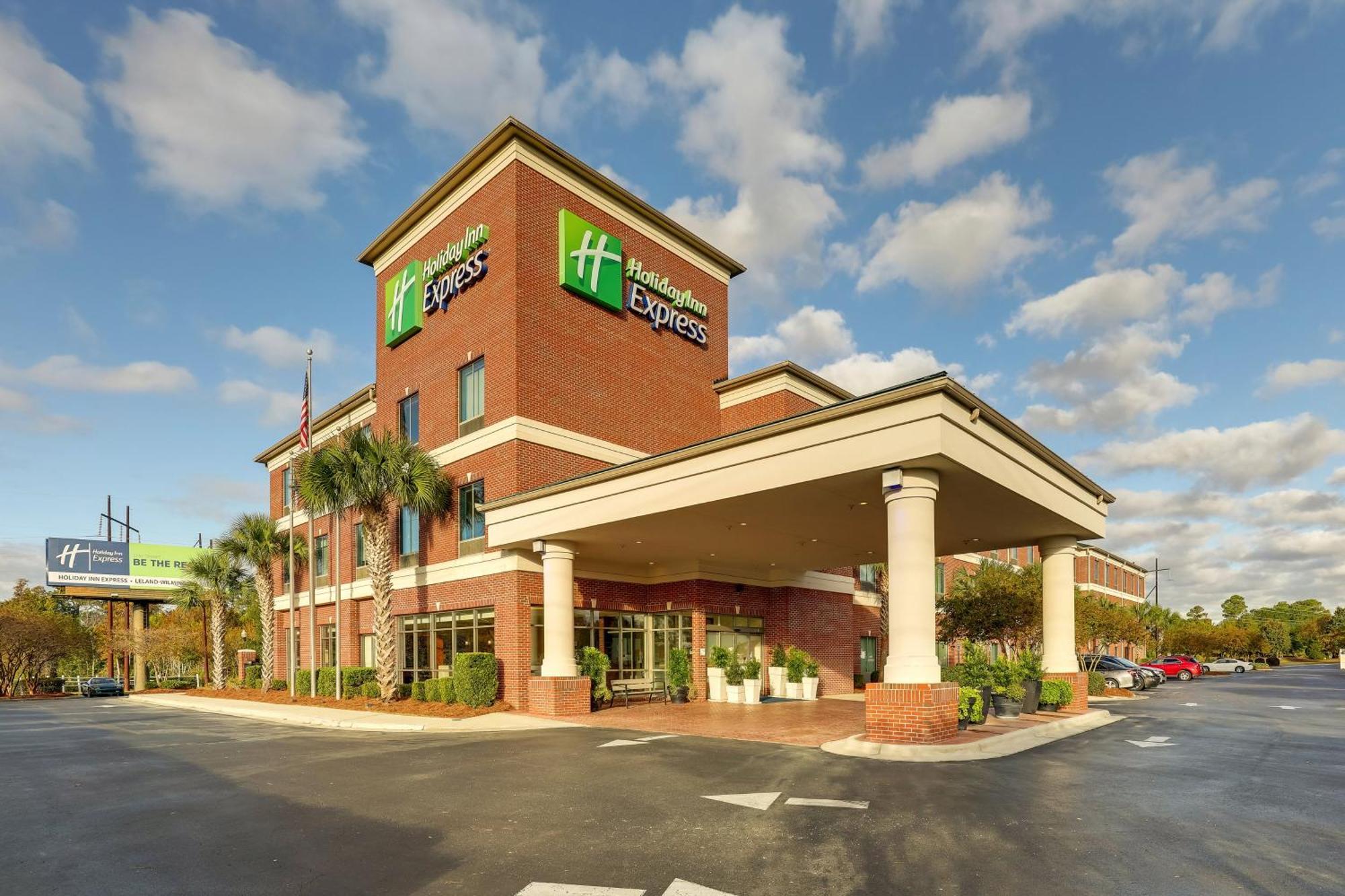 Holiday Inn Express Leland - Wilmington Area By Ihg Esterno foto