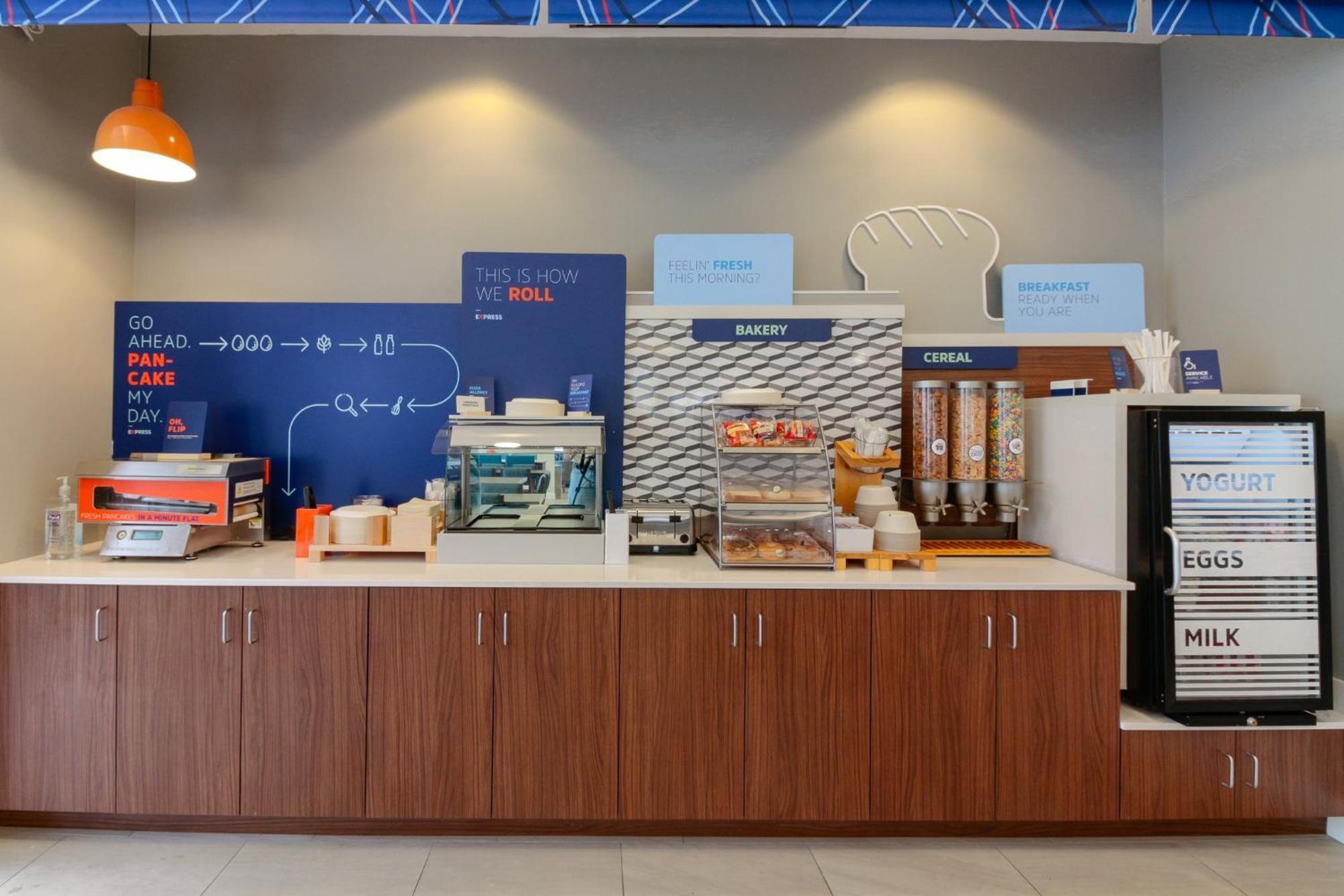 Holiday Inn Express Leland - Wilmington Area By Ihg Esterno foto