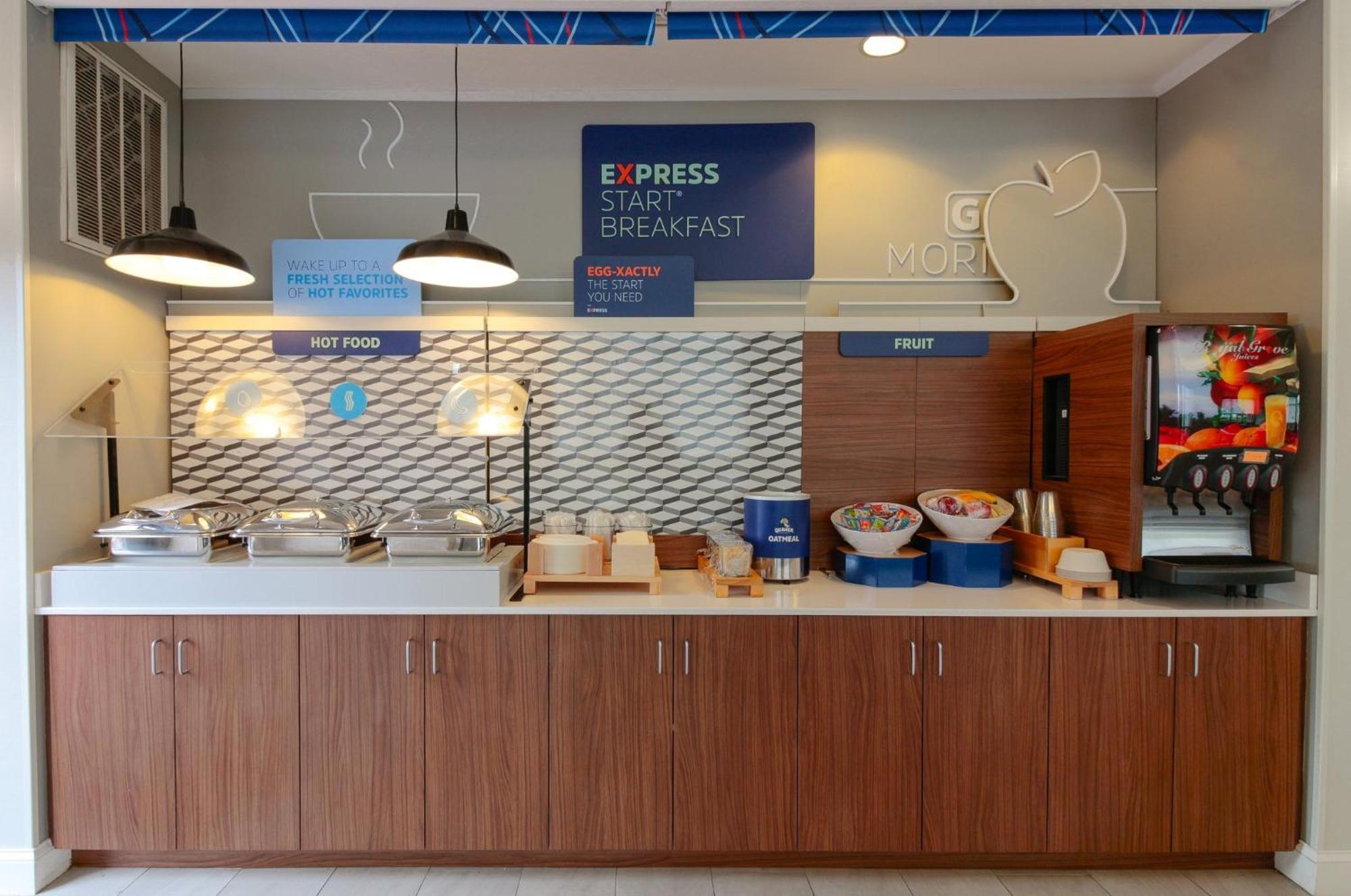 Holiday Inn Express Leland - Wilmington Area By Ihg Esterno foto