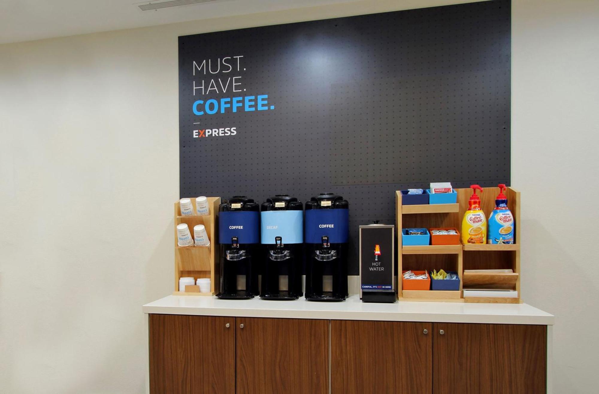 Holiday Inn Express Leland - Wilmington Area By Ihg Esterno foto