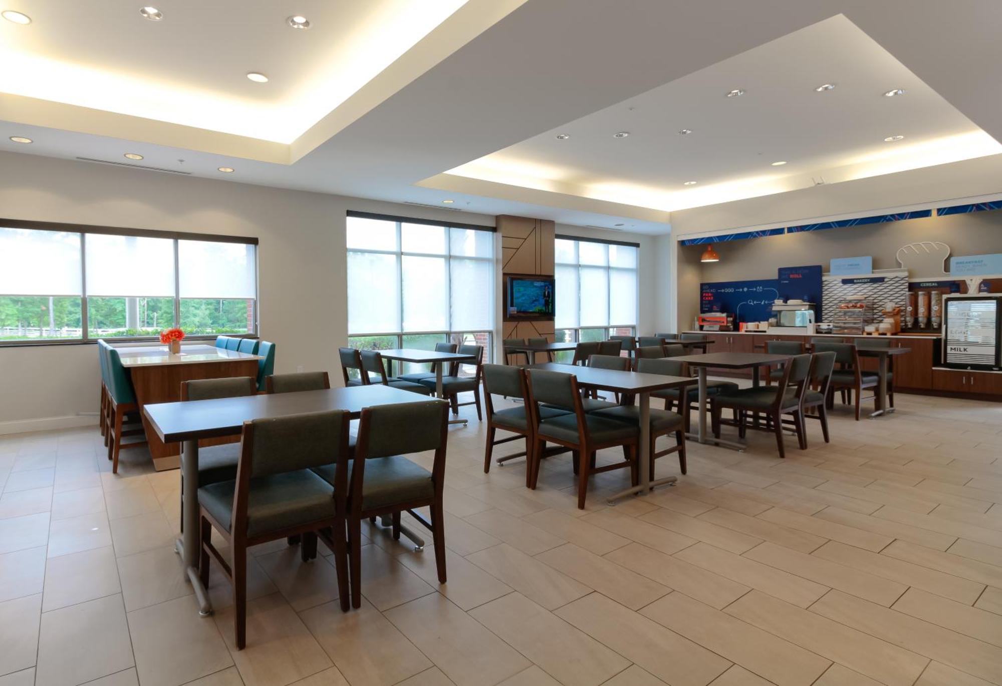 Holiday Inn Express Leland - Wilmington Area By Ihg Esterno foto