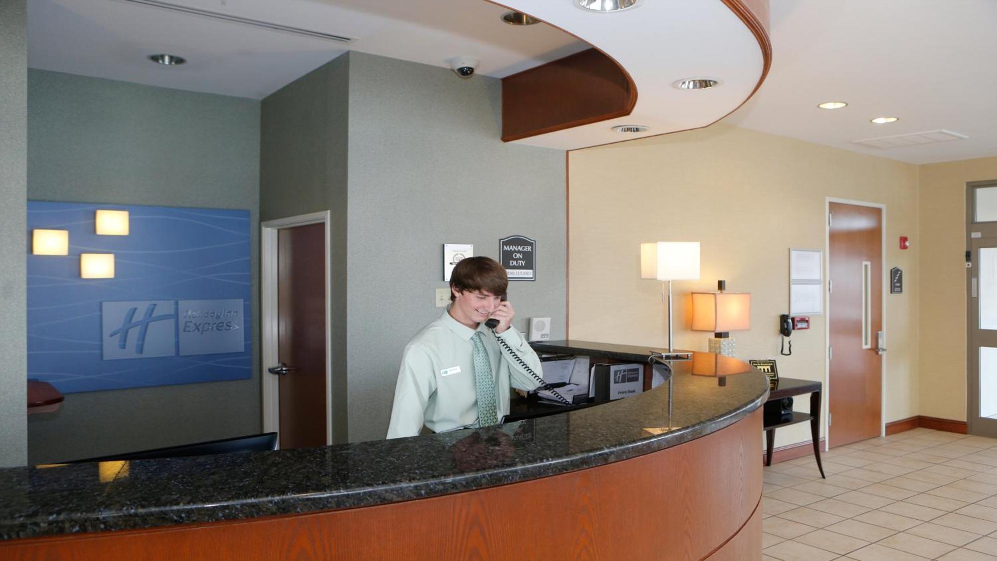 Holiday Inn Express Leland - Wilmington Area By Ihg Esterno foto